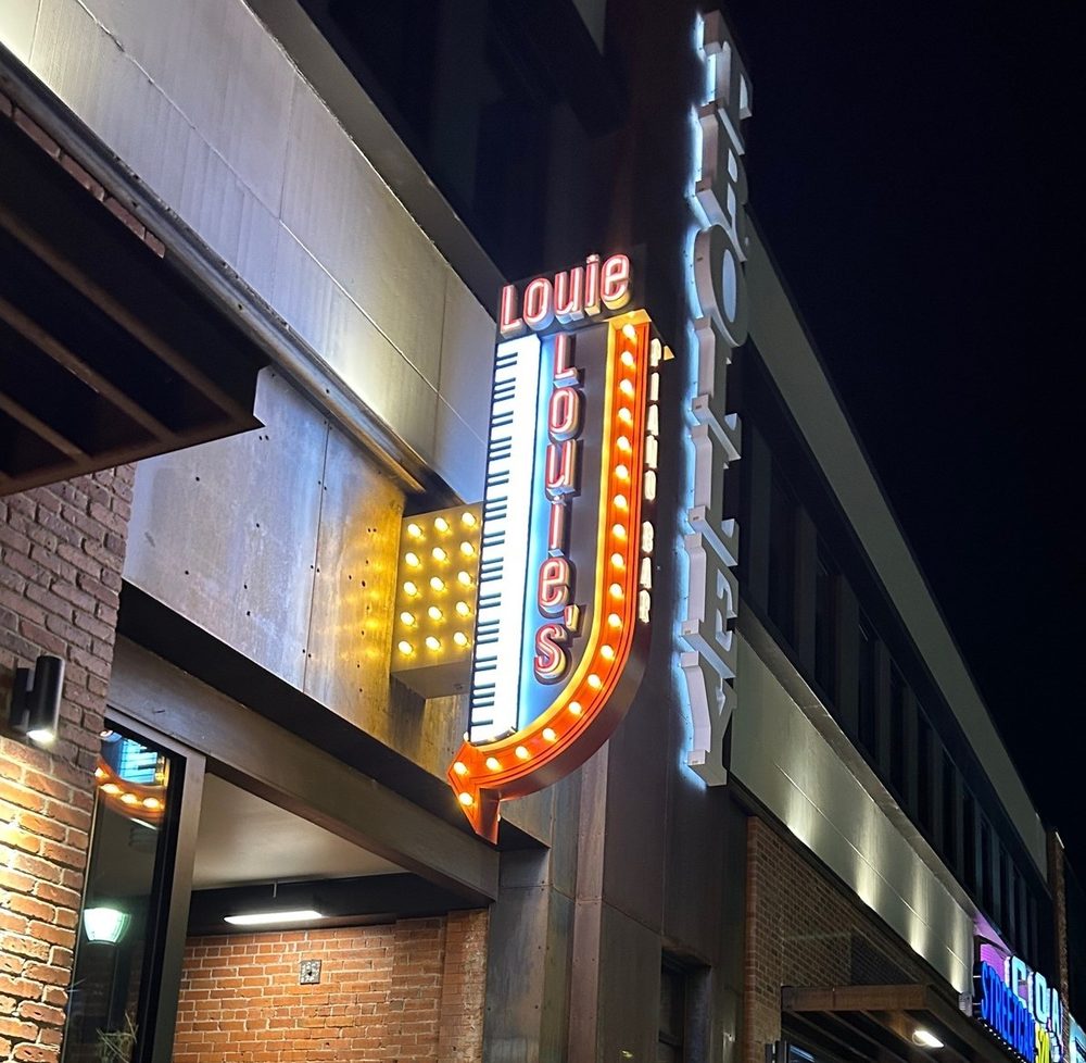 Louie Louie's Piano Bar, Colorado Springs