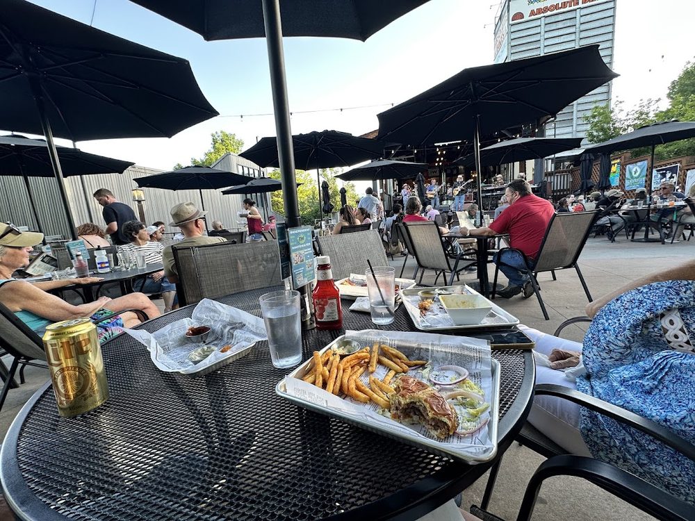 High Side! Bar & Grill, Salida