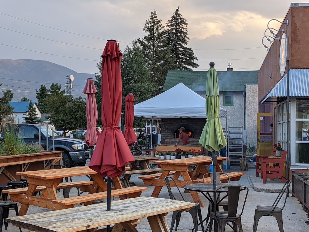 Moonlight Pizza & Brewpub, Salida
