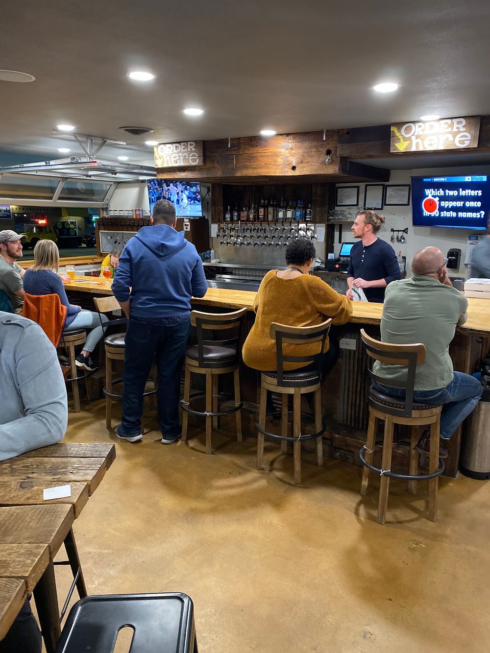 Western Sky Bar & Taproom, Englewood